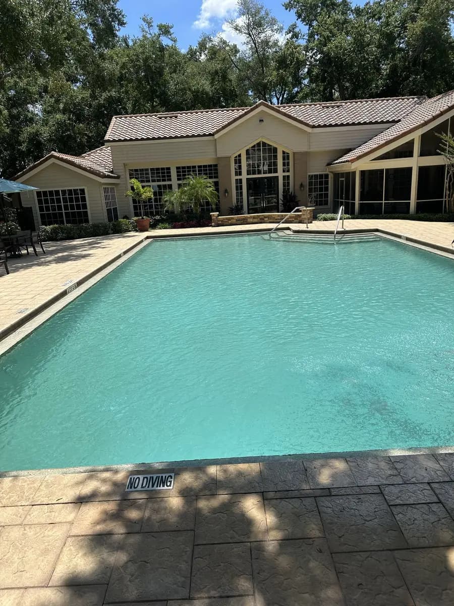 Pool cleaning service in Orlando FL by Aqua Lecu Pool Services
